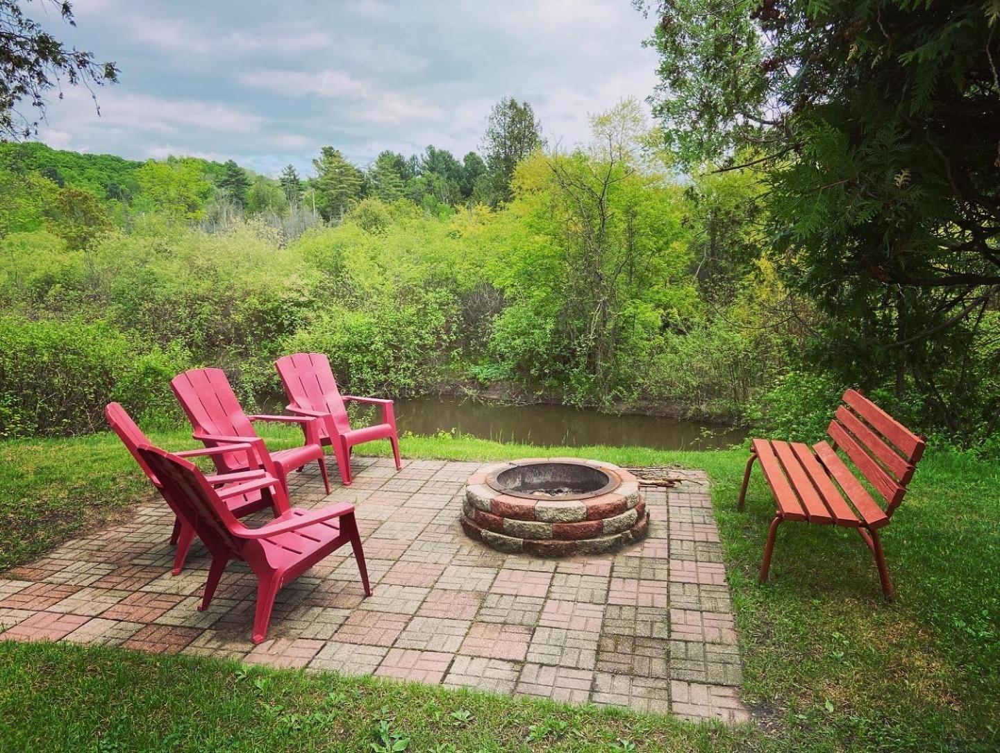Betsie Riverside Resort Benzonia Екстериор снимка