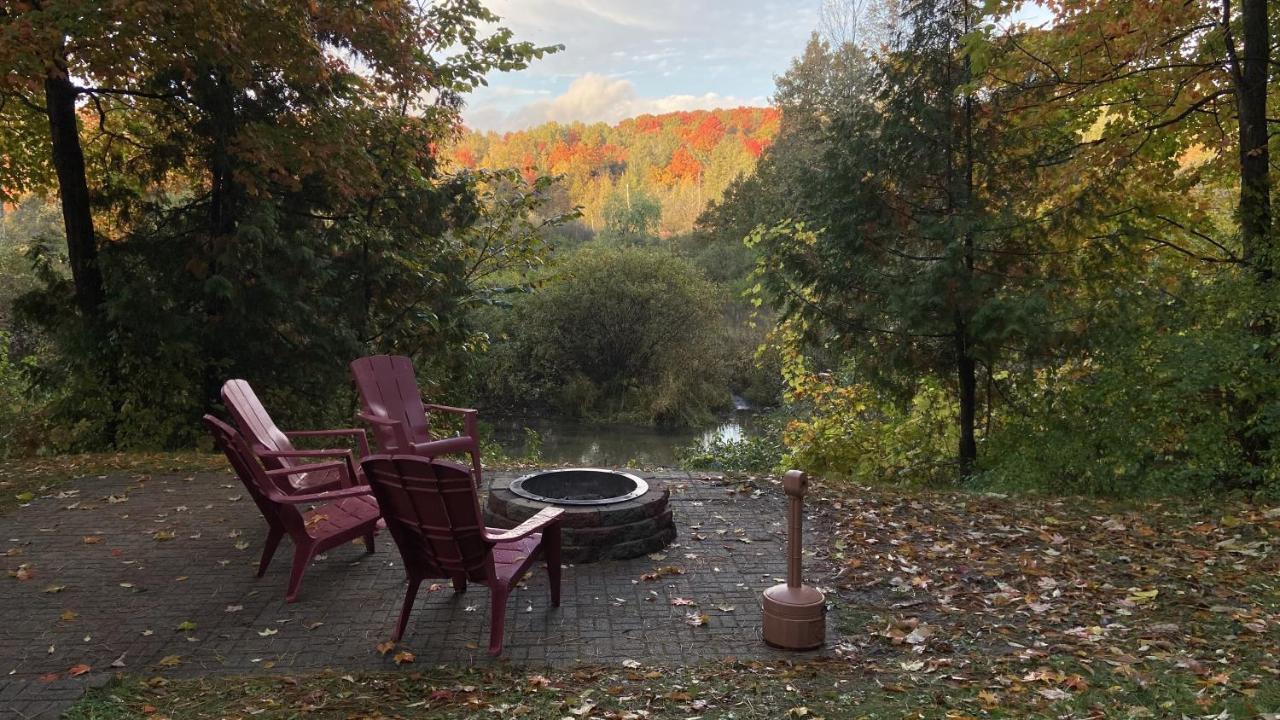 Betsie Riverside Resort Benzonia Екстериор снимка