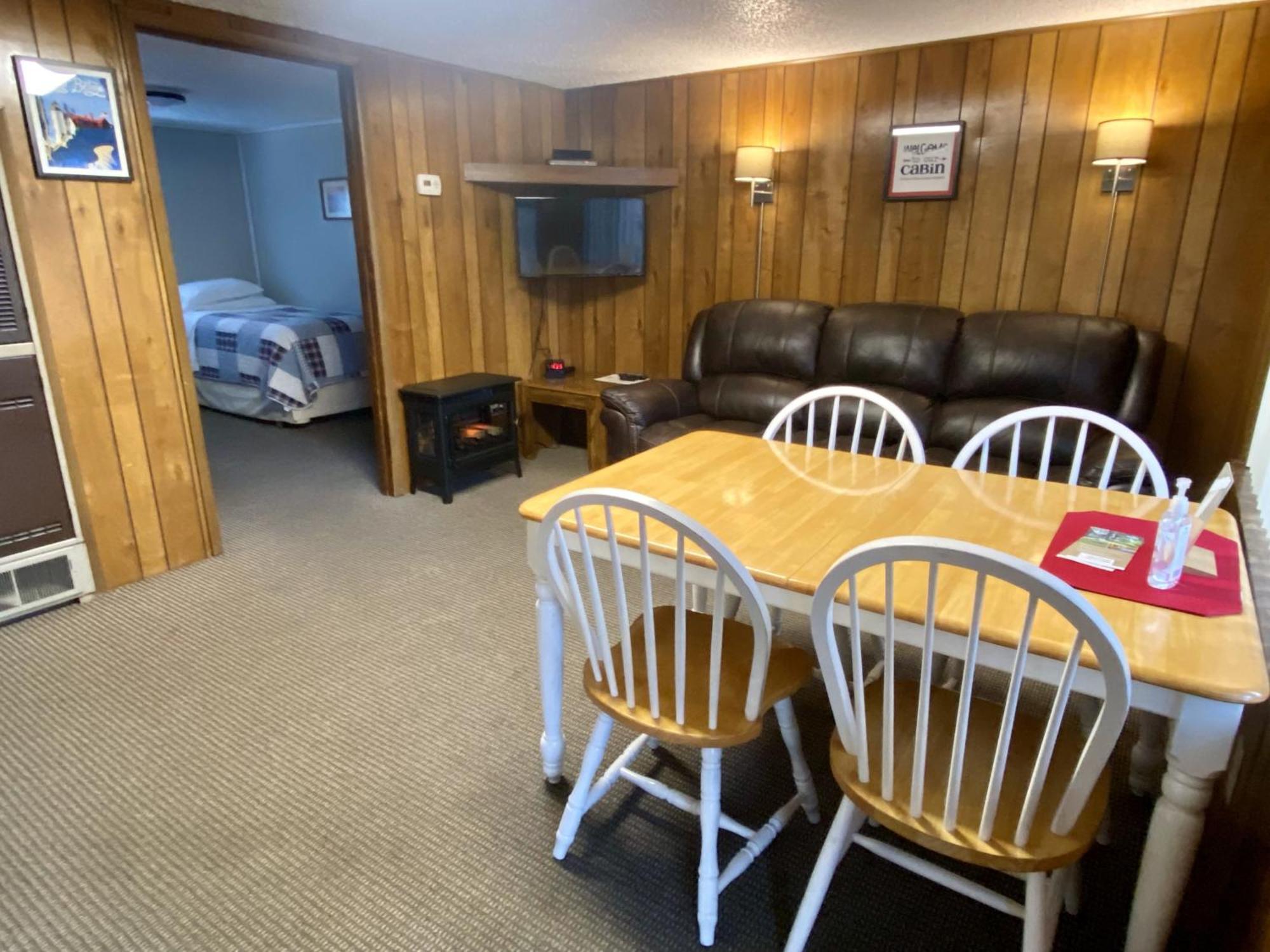 Betsie Riverside Resort Benzonia Екстериор снимка