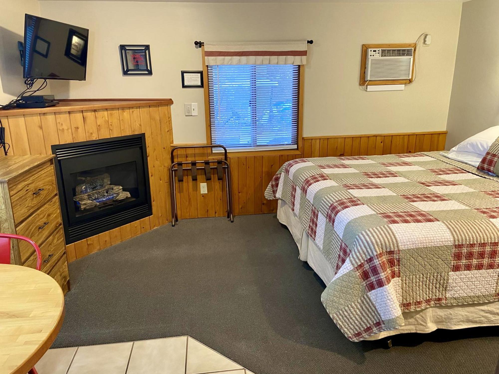 Betsie Riverside Resort Benzonia Екстериор снимка