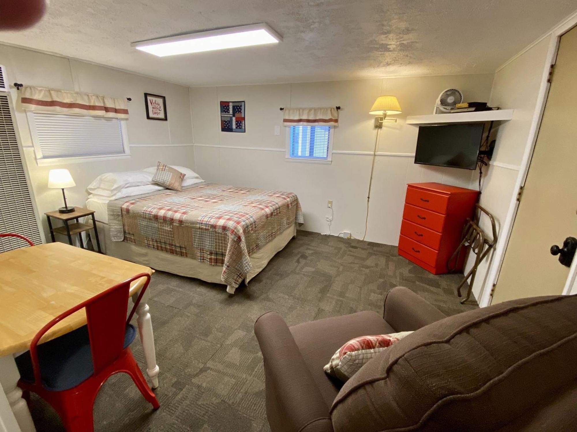 Betsie Riverside Resort Benzonia Екстериор снимка